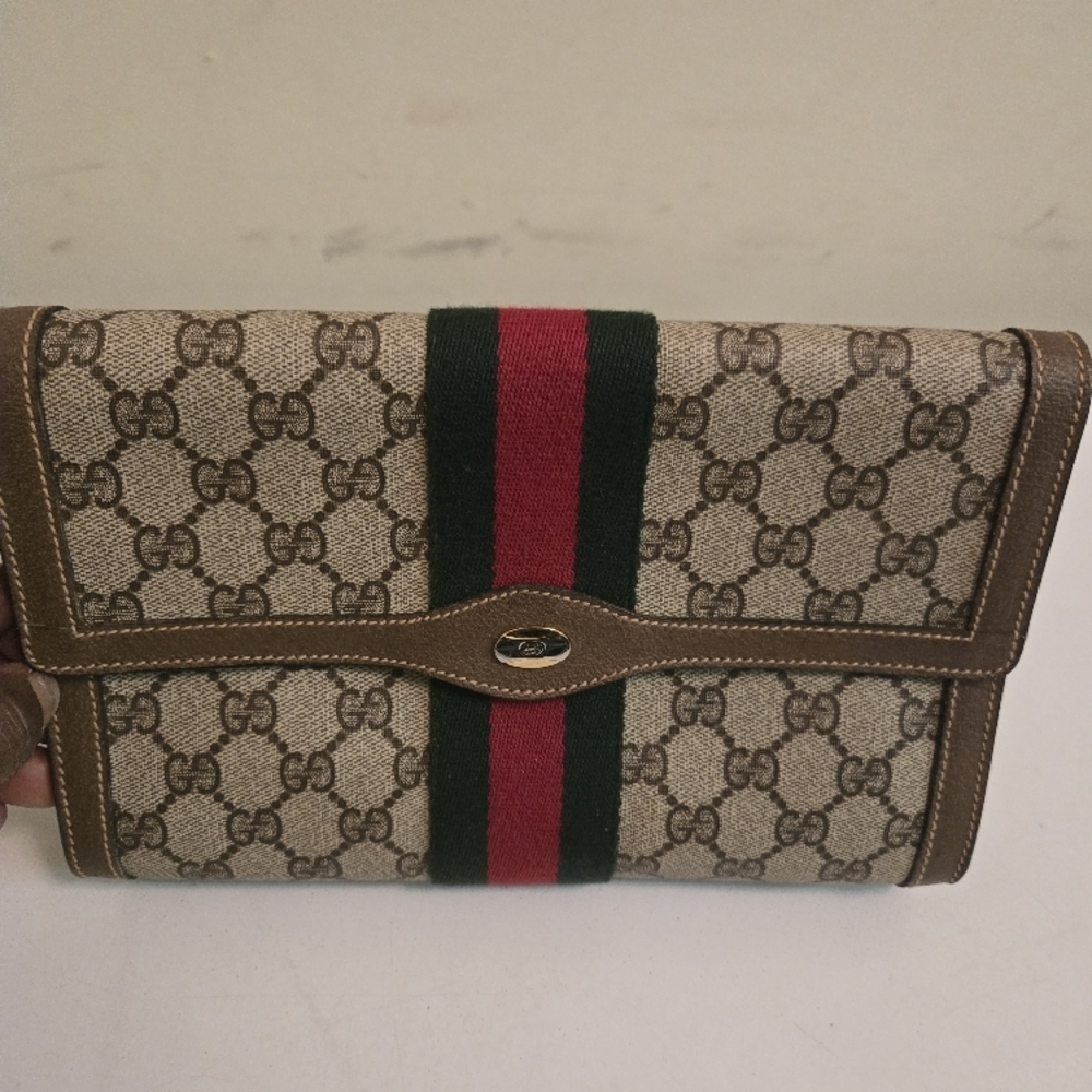 Gucci Cluth With Cherryline